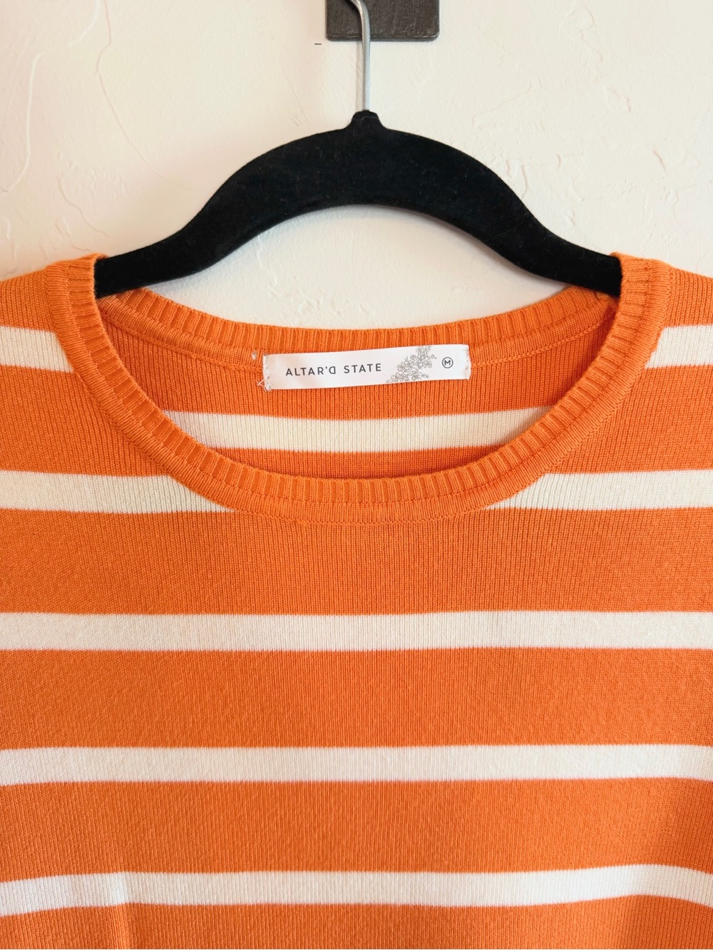 Altar’d State Cropped Tee - Picture 2 of 4